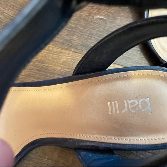 NWOT-! Bar III, navy open toe w/ heel sandals - Picture 7 of 7